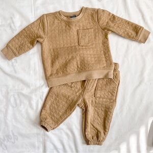 Old Navy Tan Quilted Crew Neck Sweat Suit Size 3-6 Months